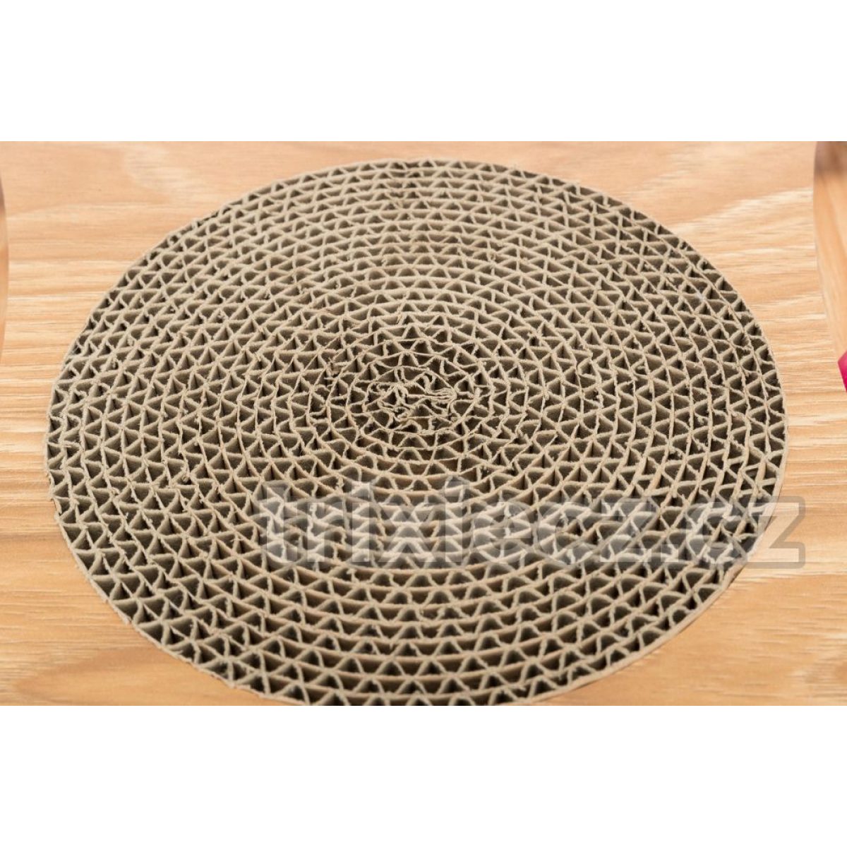 Škrabadlo v drevenom ráme, s hračkami,  35 × 4 × 35 cm – Obrázok 6